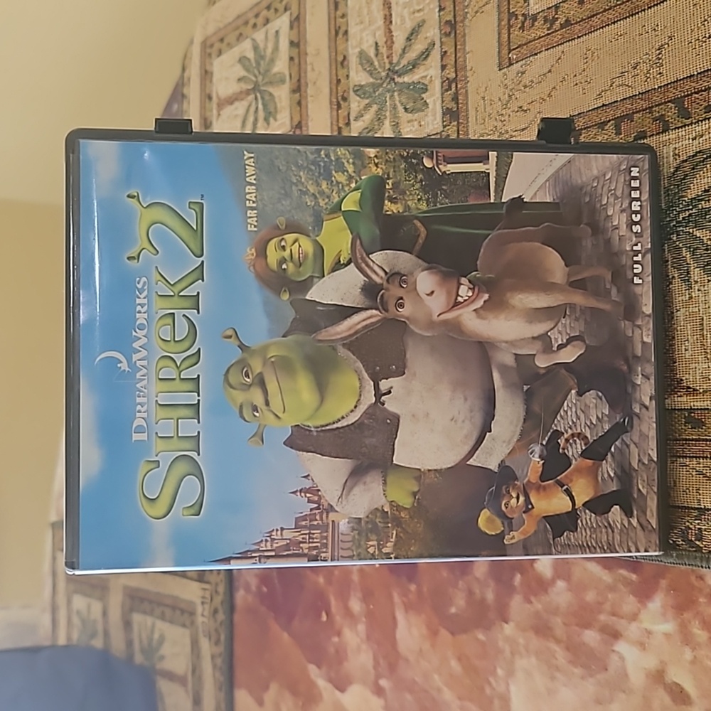 DVD Shrek, two by dreamworks, far, far away.Full screen on the surprise